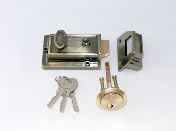 Night on sale latch lock